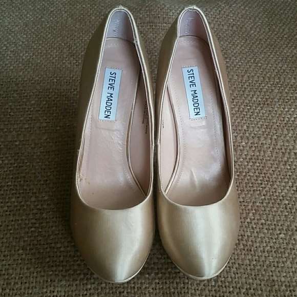 Satin Steve Madden heels - Picture 3 of 8